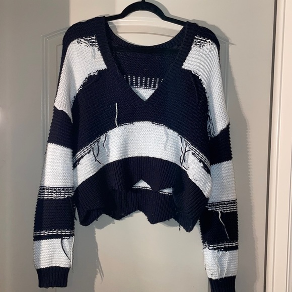 WILDFOX navy and white stripe v neck sweater - Picture 1 of 4